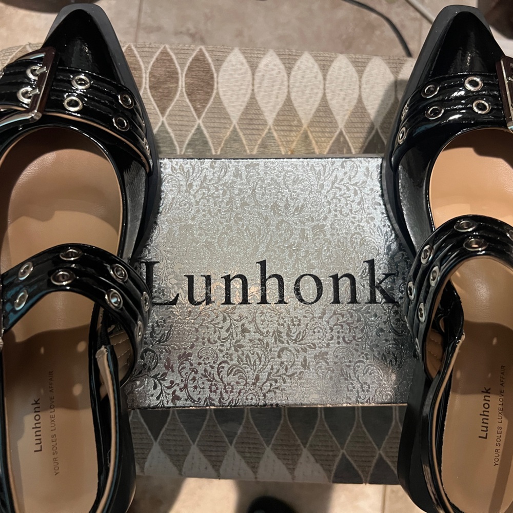 NEW IN BOX Women’s Black Patent Women's Shoes w/Silver Details SZ40